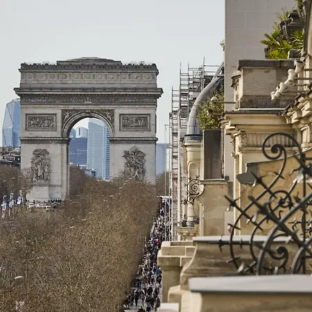 Fraser Le Claridge Champs-elysées 5* Parigi
